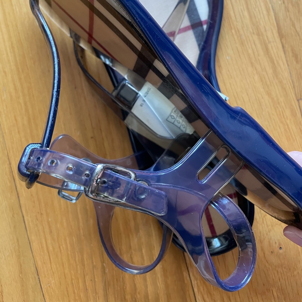 Burberry Shannie Thong Jelly Sandals size 38